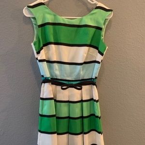 Juliane Taylor Dress sz 4P